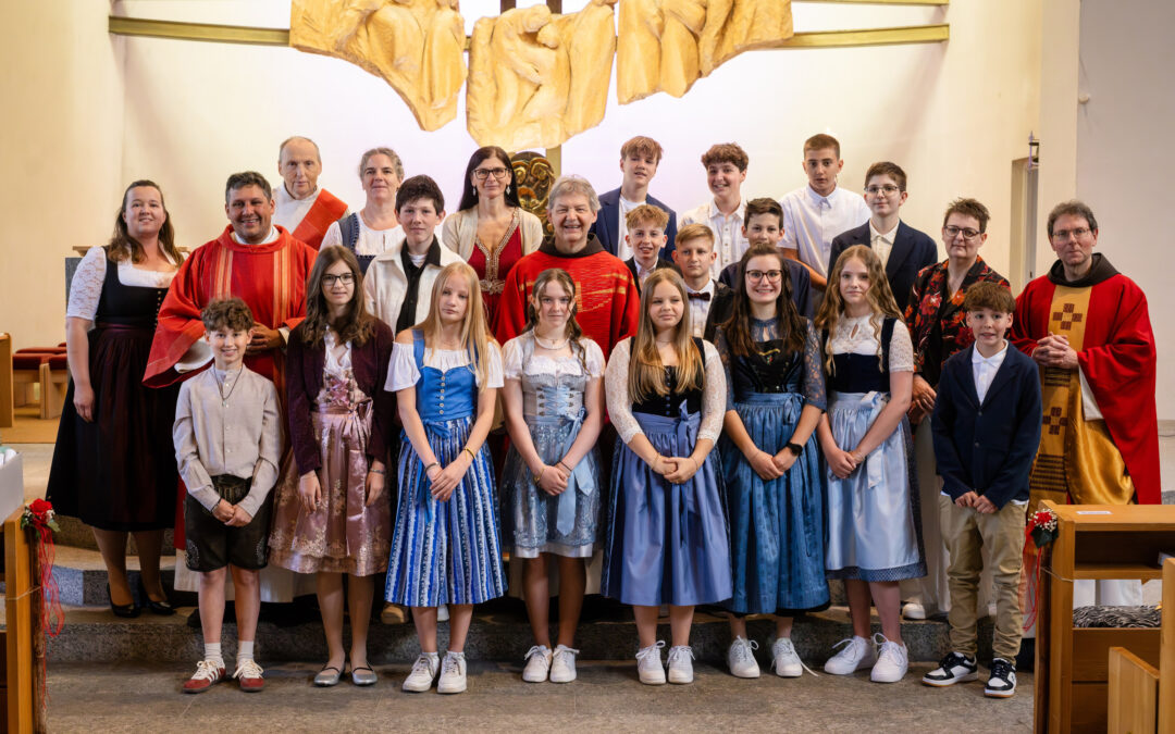 Firmung 2025 der Tristacher Firmlinge in der Heiligen Familie